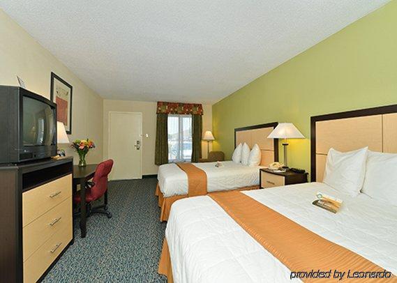 Red Roof Inn Plus+ Dallas - Addison Room photo